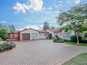 4 Bed House in Beverley Gardens
