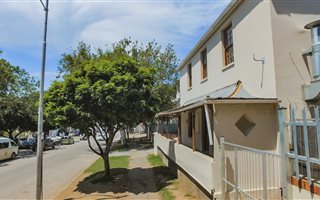 2 Bedroom Apartment in Sunnyside