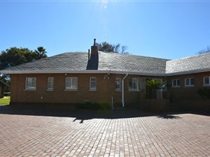 5 Bed House in Selcourt