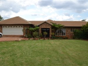 5 Bed House in Grootfontein Estate