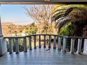 4 Bed House in Observatory
