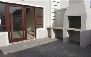 2 Bedroom Apartment in Aston Bay