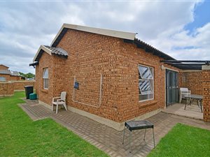 2 Bed Townhouse in Honey Park