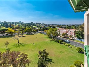 3 Bed Apartment in Fairway