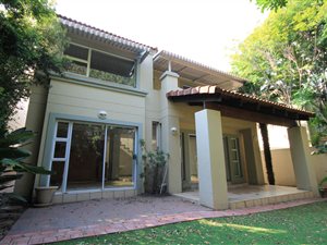3 Bed Cluster in Dainfern Golf Estate