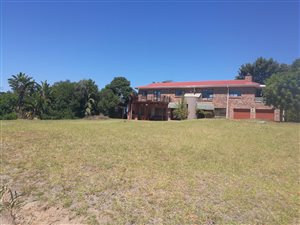 715 m² Land available in Herolds Bay