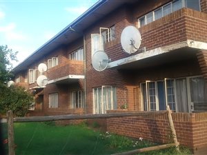 2 Bed Apartment in Driehoek