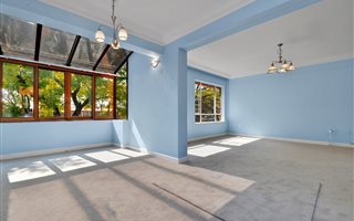 2 Bedroom Apartment in Rosebank
