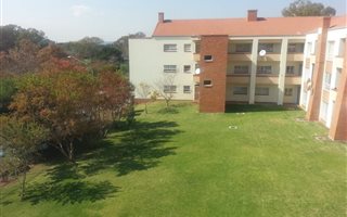 2.5 Bedroom Townhouse in Waterkloof Glen