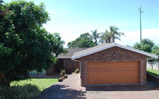 4 Bedroom House in Zinkwazi Beach