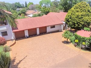6 Bedroom House in Winston Park