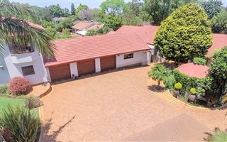 6 Bedroom House in Winston Park