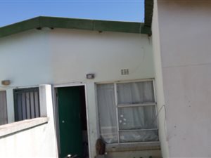 3 Bed Apartment in Bloubosrand