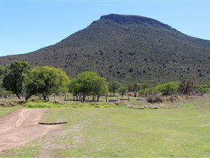 864.3 ha Farm in Bedford