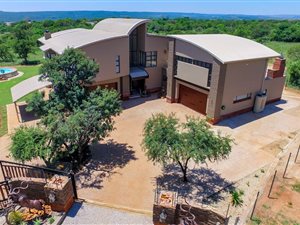 4 Bed House in Kameelfontein and surrounds