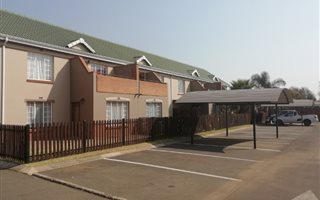 2 Bedroom Townhouse in Brentwood