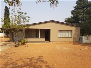 3 Bed House in Roosheuwel