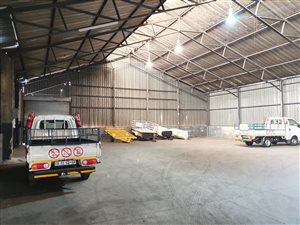 450 m² Industrial space in Alberton