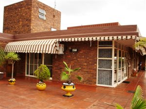 3 Bed Flat in Sunnyside