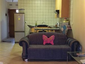 Bachelor apartment in Hazeldean (Silverlakes Surroundings)