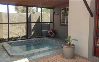 4 Bedroom House in Selection Park