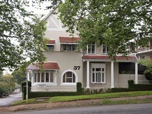 6 Bed House in Wembley