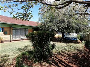 4 Bed House in Rothdene