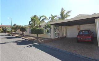 3 Bedroom House in Bracken Heights