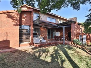 3 Bed Duplex in Die Wilgers