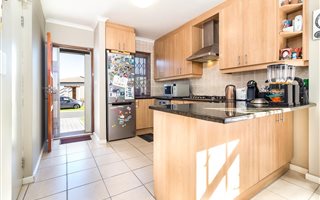 3 Bedroom Duplex in Protea Heights
