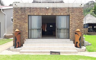 4 Bedroom House in Bronkhorstbaai