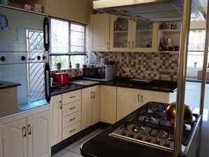 4 Bedroom House in Halfway House