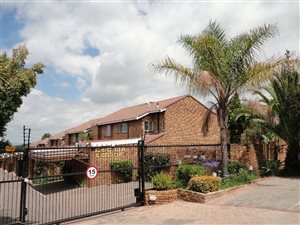 3 Bedroom Duplex in Halfway Gardens