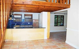 2 Bedroom Apartment in Melrose Estate