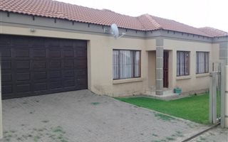 3 Bedroom House in Jackaroo Park