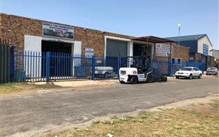 500 m² Industrial space in Krugersdorp Central