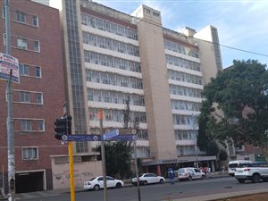 3 Bed Apartment in Joubert Park