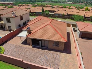 3 Bedroom House in Amberfield