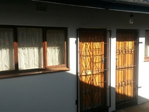 2 Bedroom Garden Cottage in Kenville