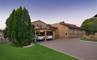 6 Bedroom House in Meyerville
