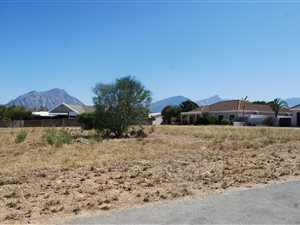 973 m² Land available in Tulbagh