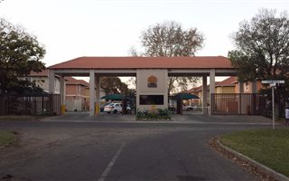 2 Bedroom Townhouse in Comet