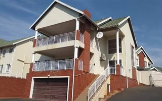 4 Bedroom House in Mt Edgecombe