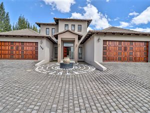 House in Midstream Estate