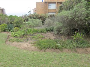 648 m² Land available in Reebok