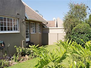 3 Bed Townhouse in Weltevreden Park