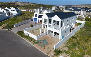 4 Bedroom House in Blue Lagoon