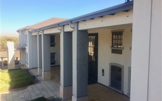 351 m² Office Space in Bryanston