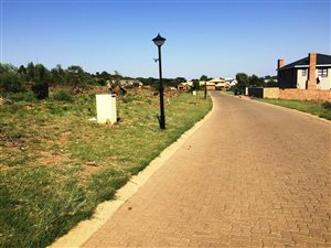 1380 m² Land available in Kameeldrift