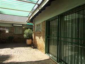 2 Bed Apartment in Mookgophong (Naboomspruit)